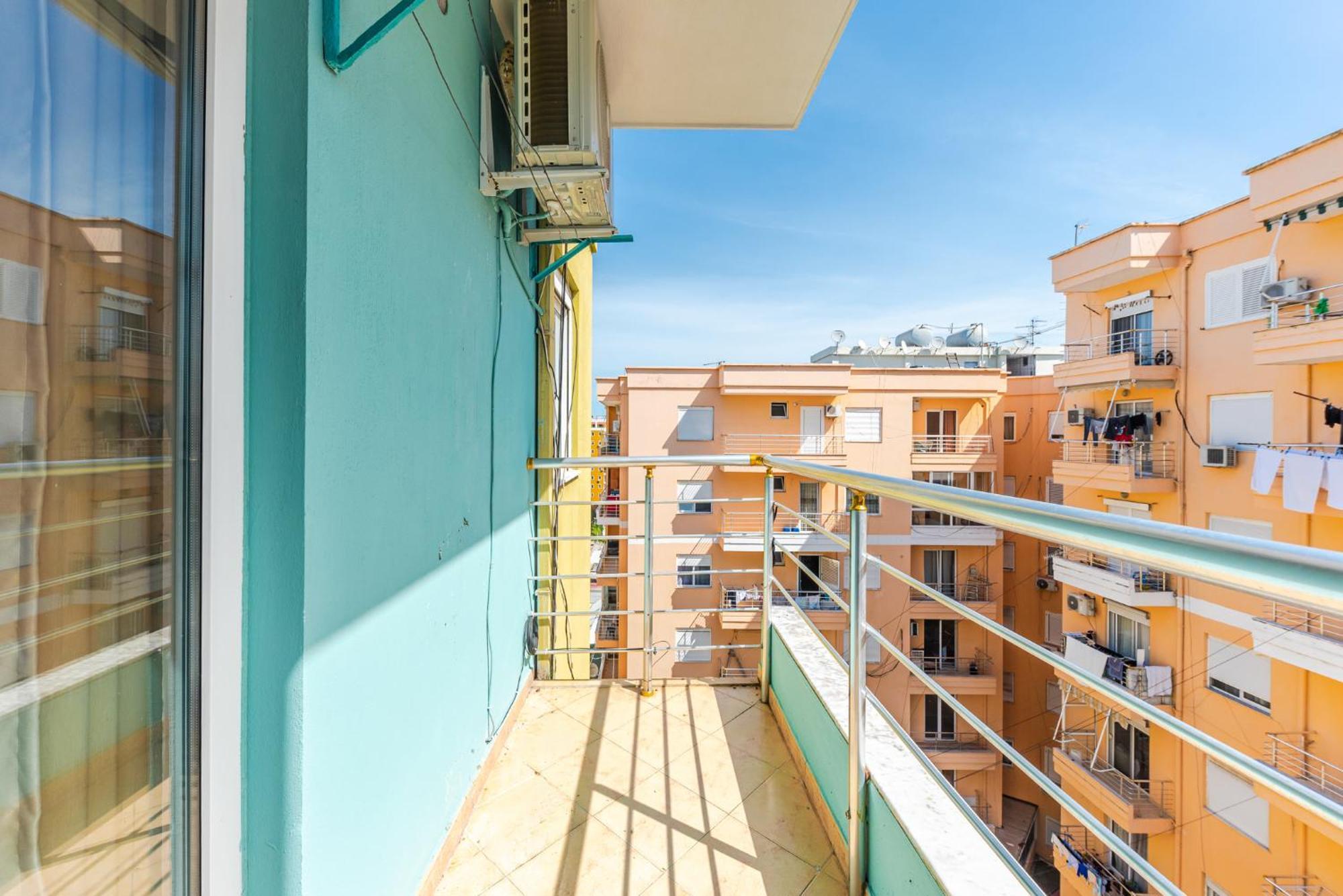 Sunny Central Apartment Дуррес Экстерьер фото