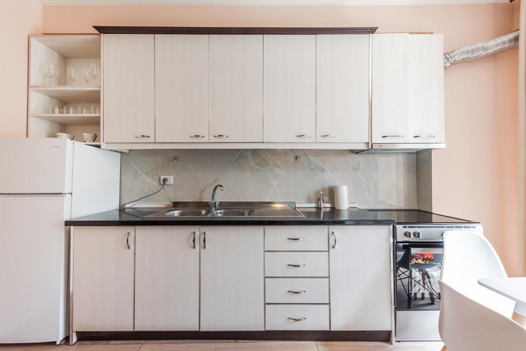 Sunny Central Apartment Дуррес Экстерьер фото