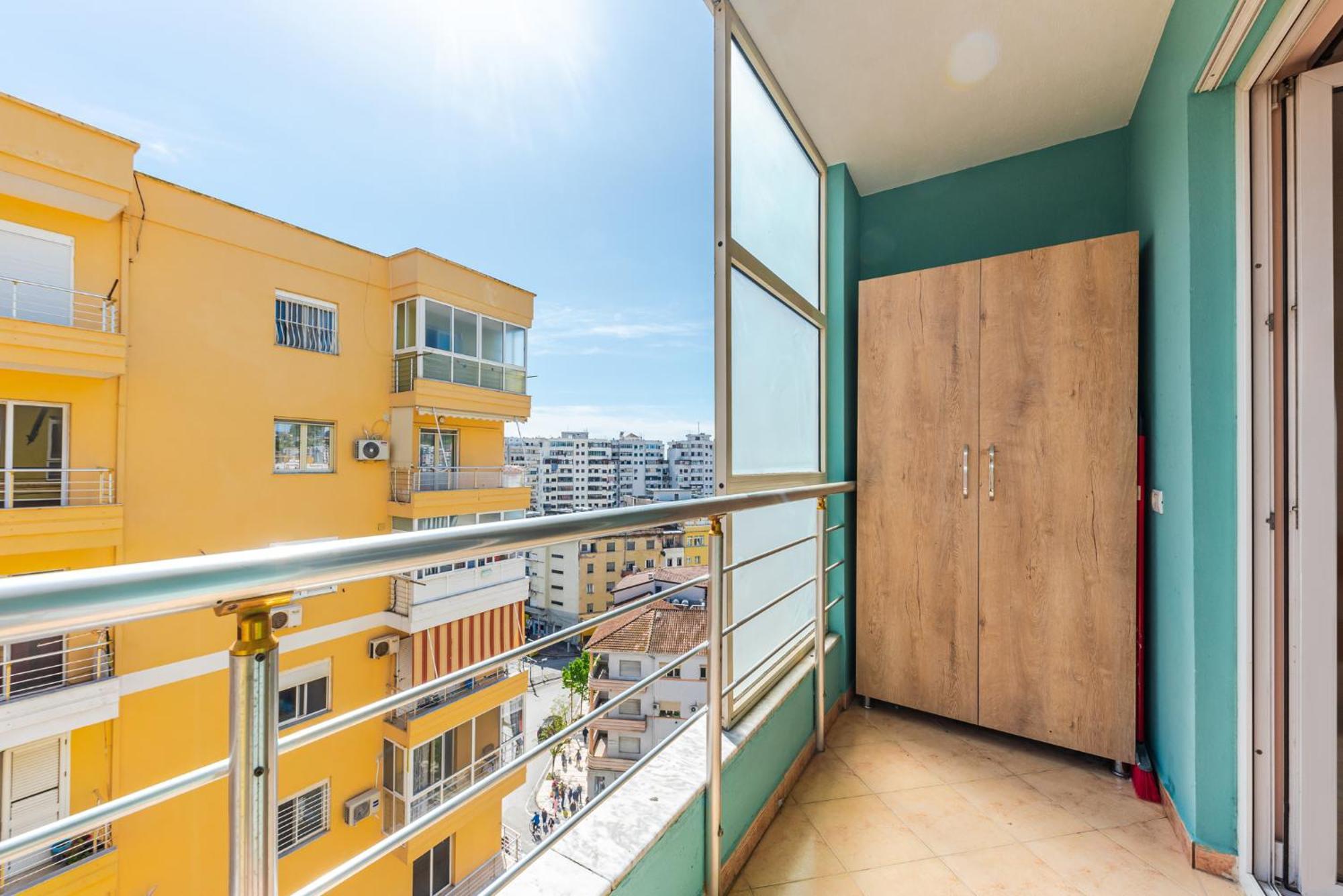 Sunny Central Apartment Дуррес Экстерьер фото